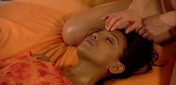  Women Explore Intimate Massage